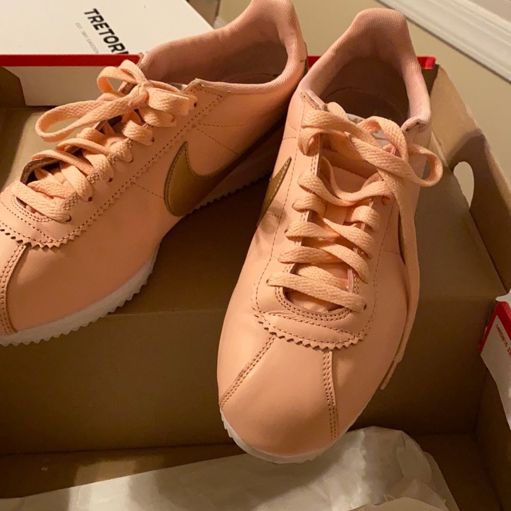 WMNS classic Cortez leather